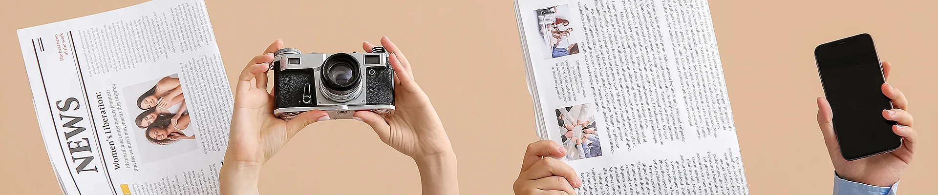 Das Bild zeigt einige hochgestreckte Arme, die Zeitungen, eine Kamera und ein Smartphone halten.
